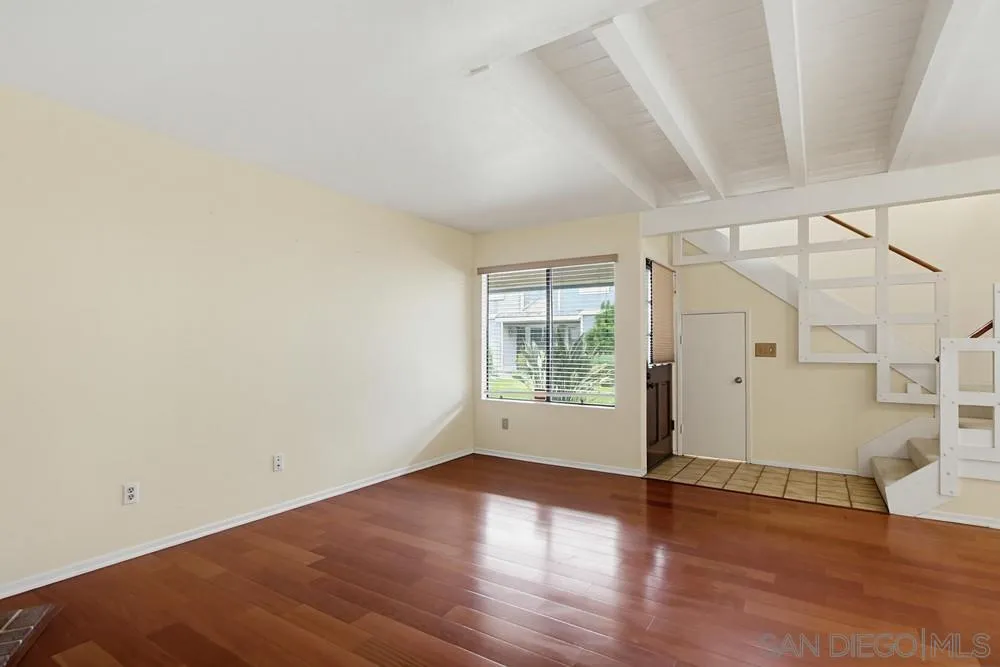 https://cdn.realtyfeed.com/cdn/127/260015447/dc2527135b955f2c88be9a4b8c59508b.webp