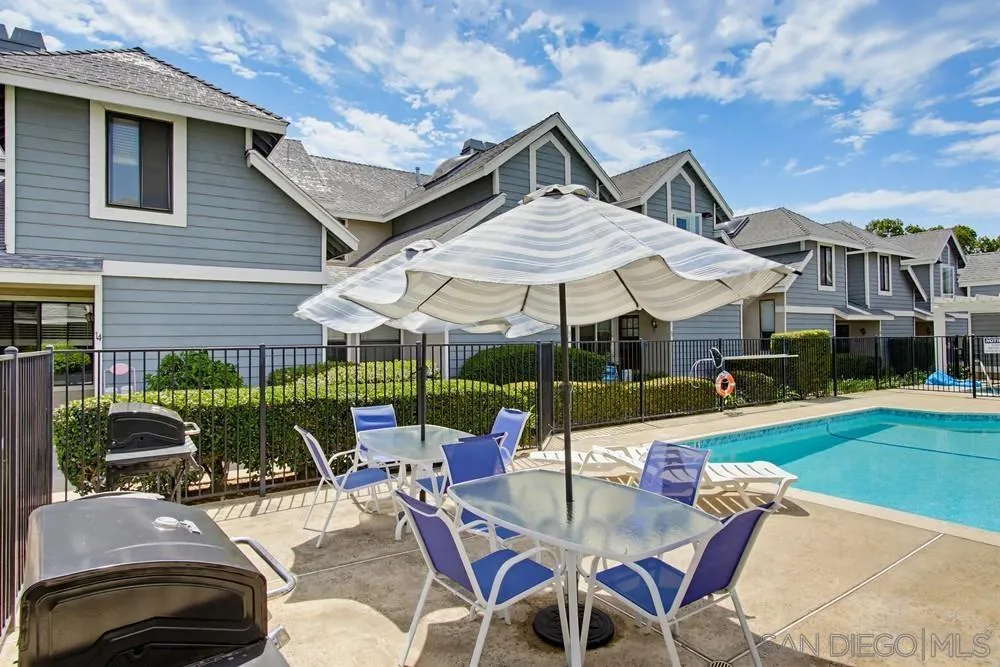 https://cdn.realtyfeed.com/cdn/127/260015447/edee57cb40d2a624b501a224ac41c505.webp