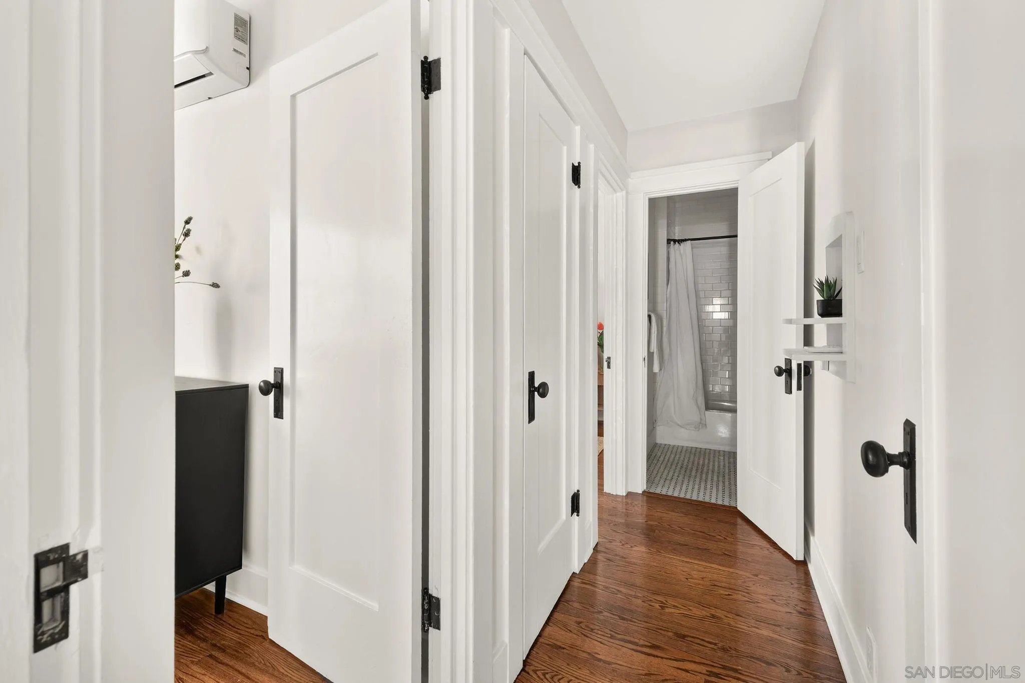 https://cdn.realtyfeed.com/cdn/127/260015449/ca9a5105b256363b9040ce7825b5c008.webp