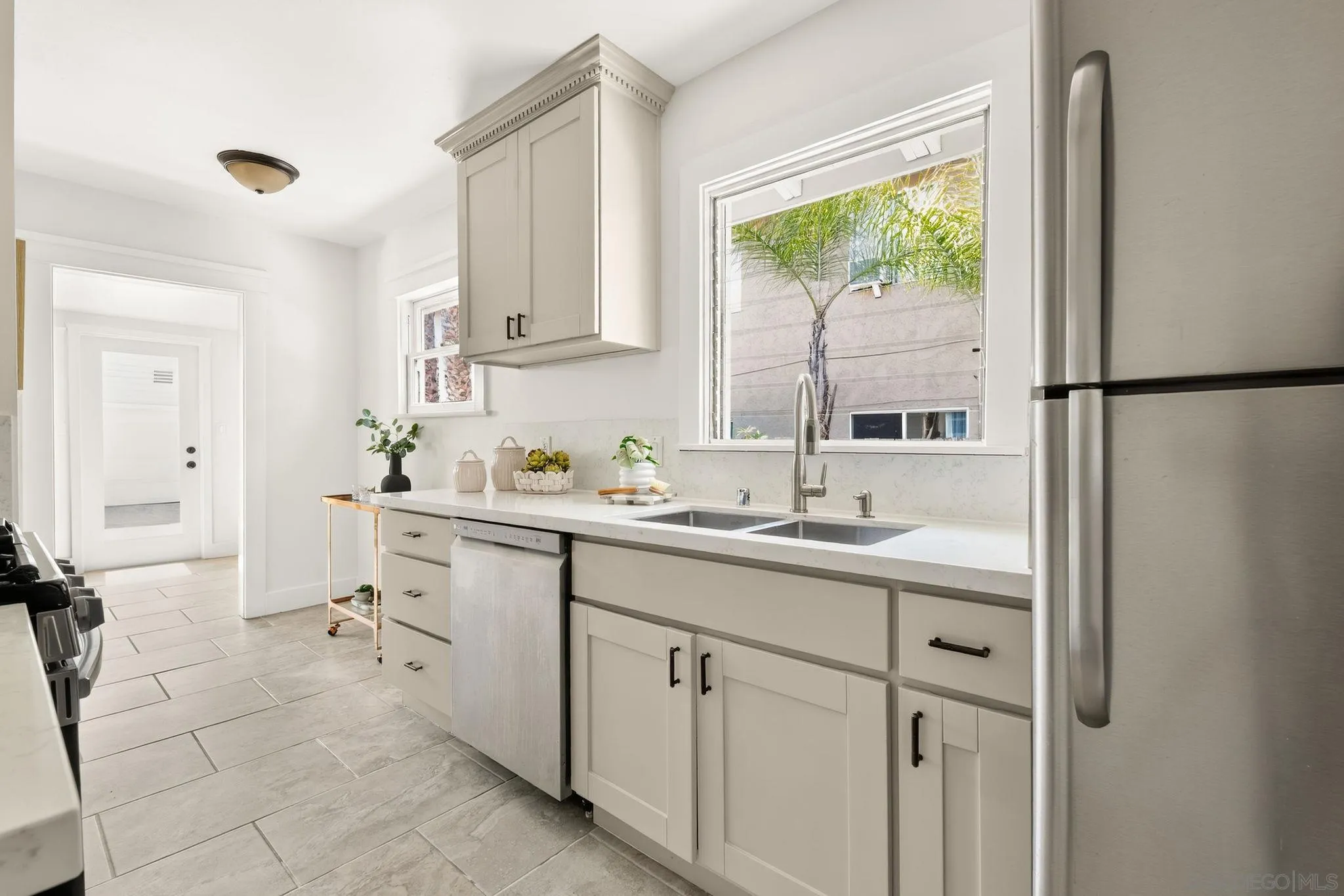 https://cdn.realtyfeed.com/cdn/127/260015449/cd97de96f0bba202ee5345f4e5508188.webp