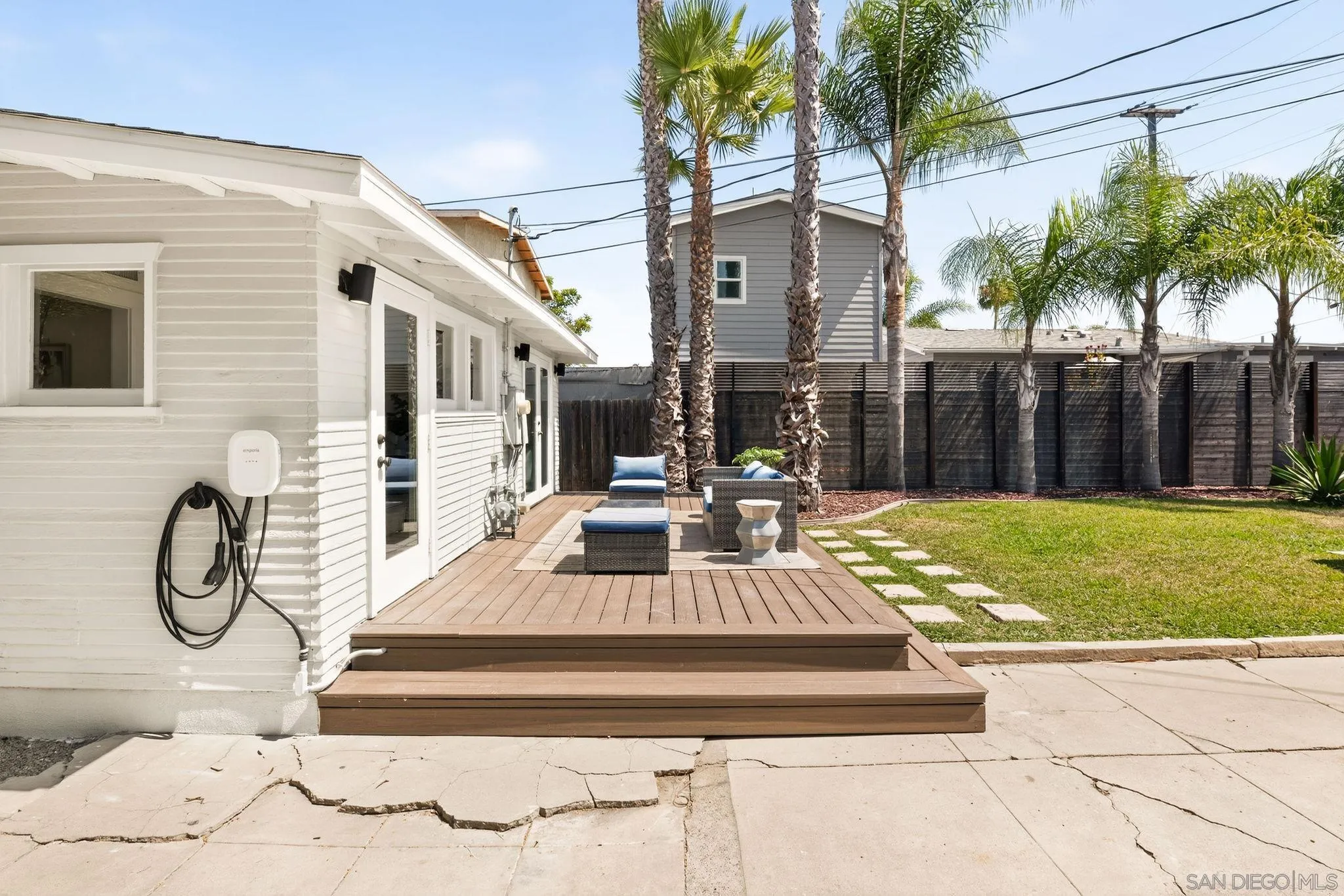 https://cdn.realtyfeed.com/cdn/127/260015449/f65e2228ad162212f5e6dffe00bb65d7.webp