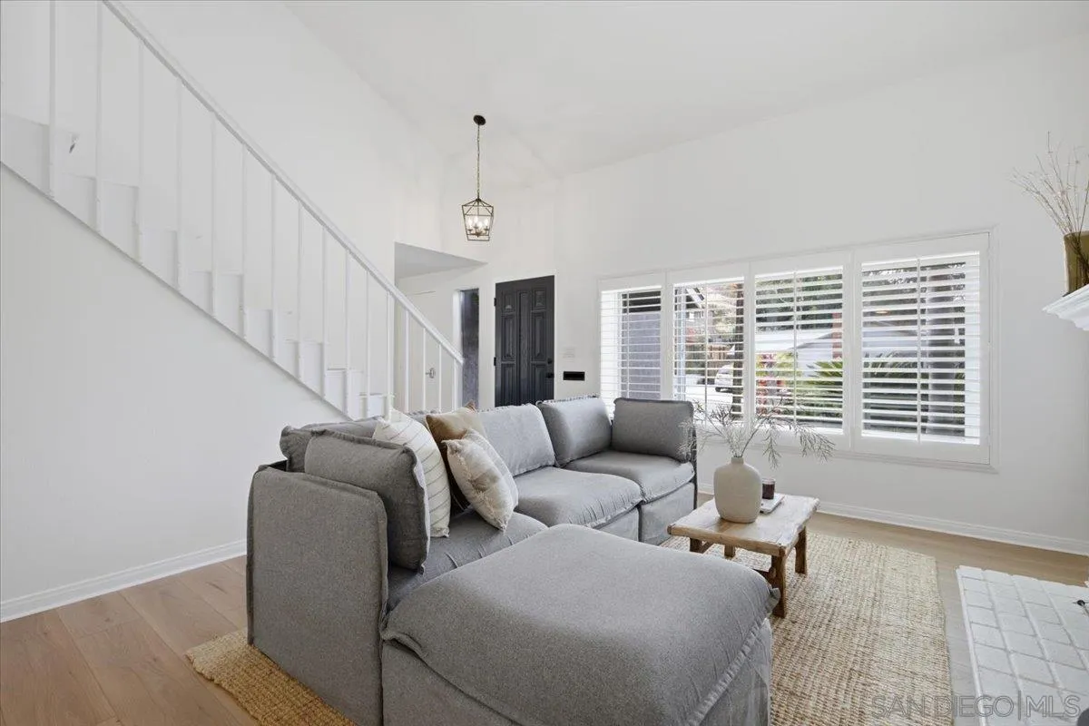 https://cdn.realtyfeed.com/cdn/127/260015450/0ff36c4a798f8d0994fc1db0edc222d3.webp