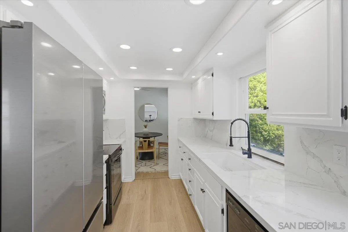 https://cdn.realtyfeed.com/cdn/127/260015450/21d54164833a5a2fe5de2ca0176a29fc.webp
