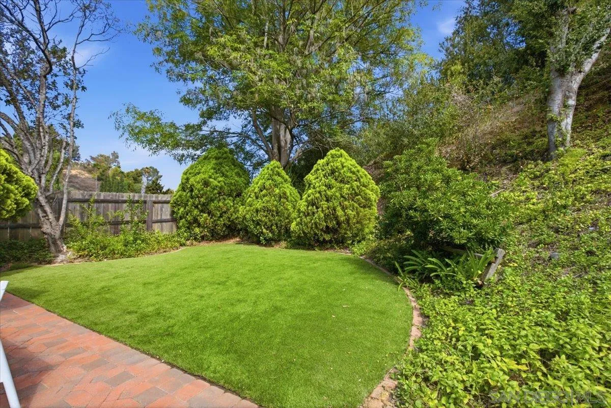 https://cdn.realtyfeed.com/cdn/127/260015450/68dabbd3d70f90d14a98e336d0e7d3bf.webp