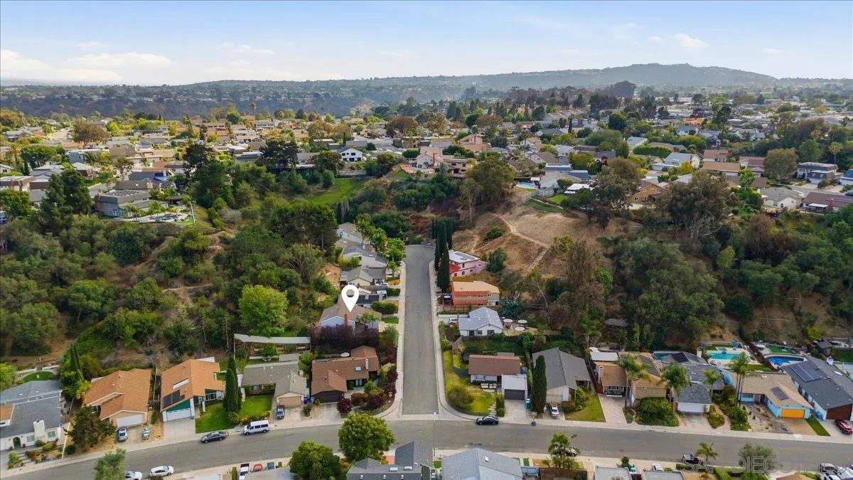 https://cdn.realtyfeed.com/cdn/127/260015450/6d704c5f57c2e110a39bca9761c79e08.webp