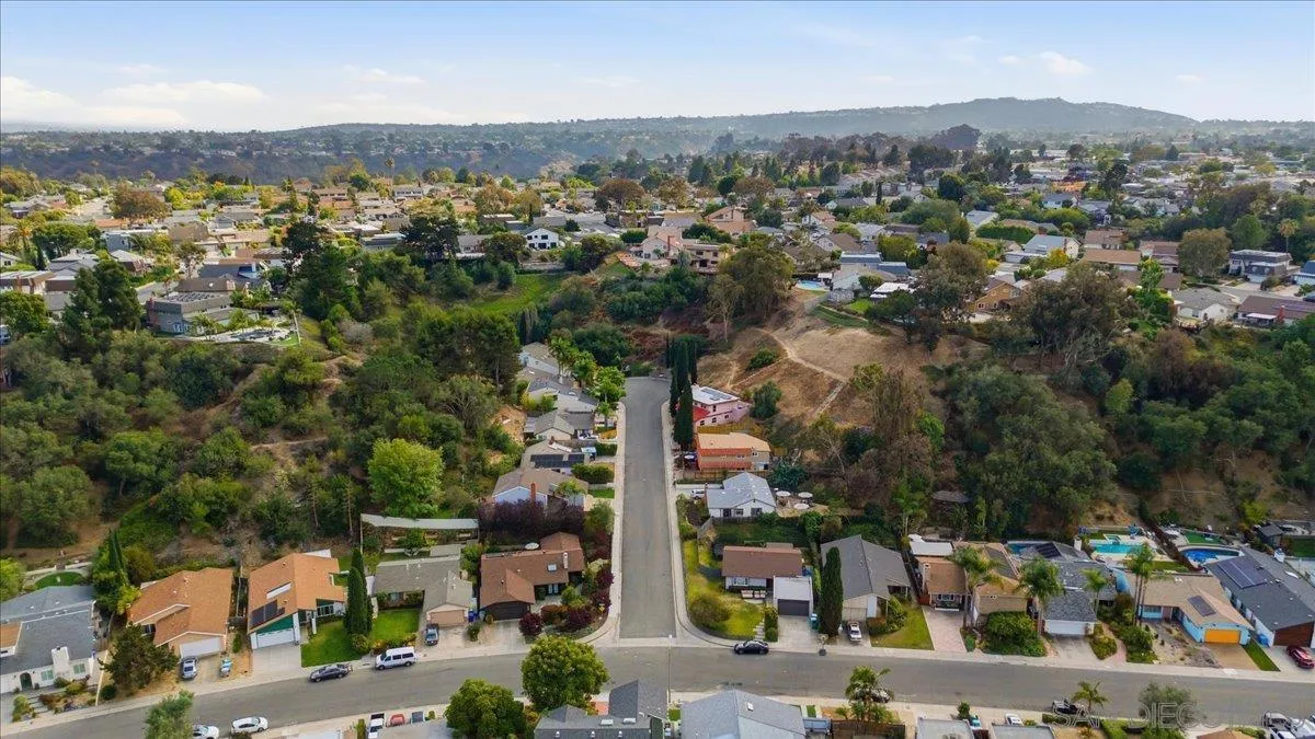 https://cdn.realtyfeed.com/cdn/127/260015450/a6b96fd02aaa14e4d55af5666958b7b6.webp