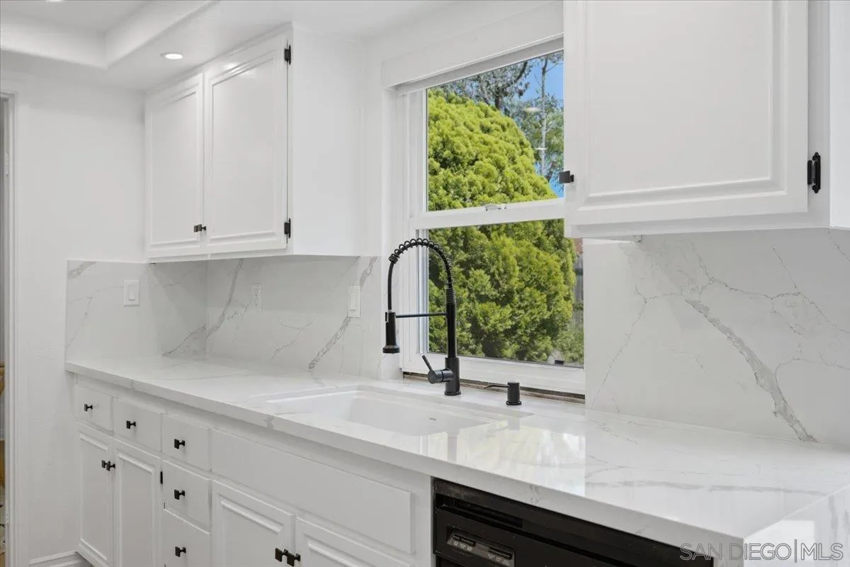 https://cdn.realtyfeed.com/cdn/127/260015450/ca36db3ecfd60dd3453408d76b135300.webp