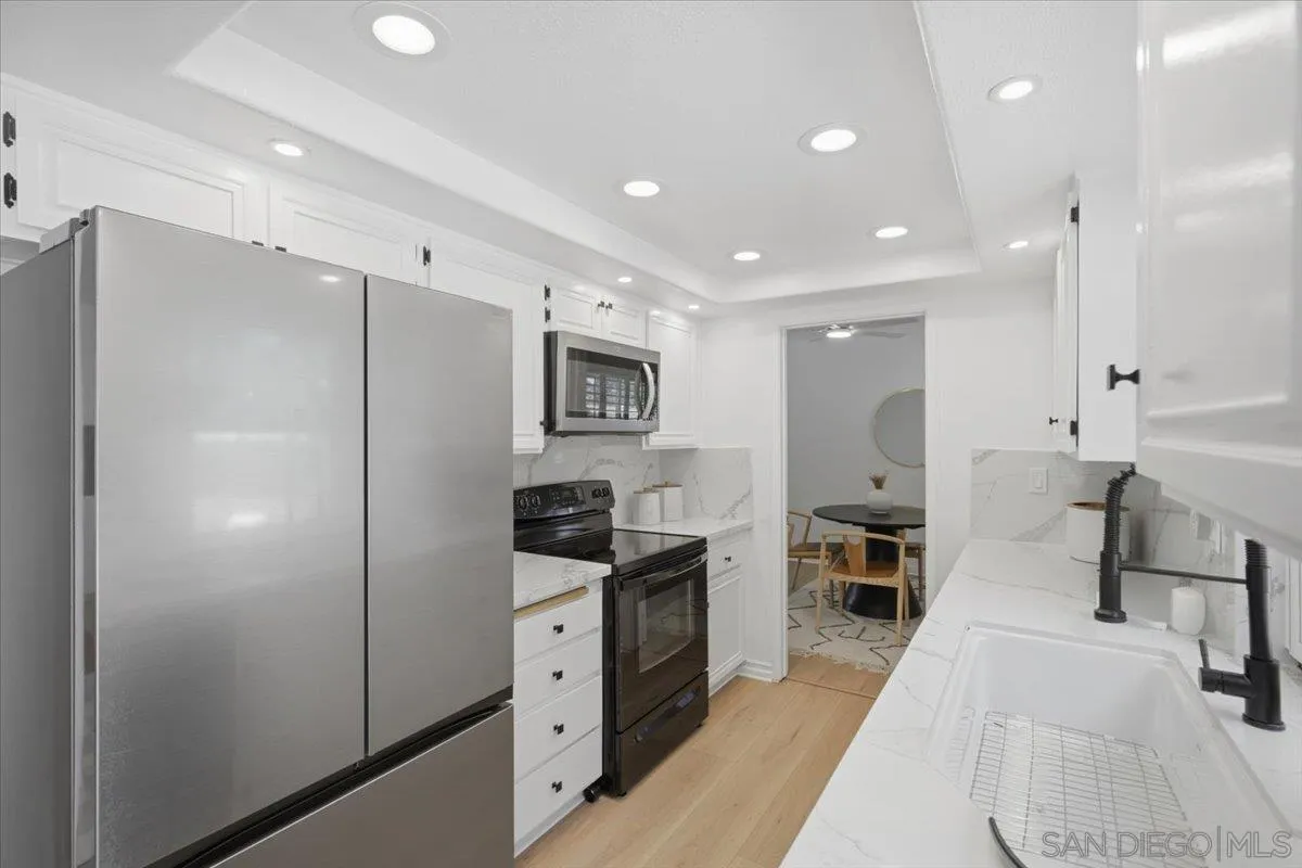 https://cdn.realtyfeed.com/cdn/127/260015450/e2c85e2dd7403d6a24ee834d1ae30b74.webp