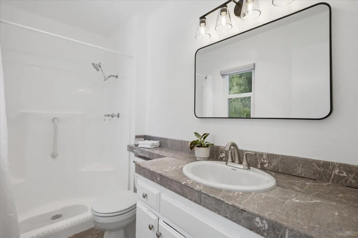 https://cdn.realtyfeed.com/cdn/127/260015450/fcde6a73ef32913a8ffddc7c29b71c1a.webp