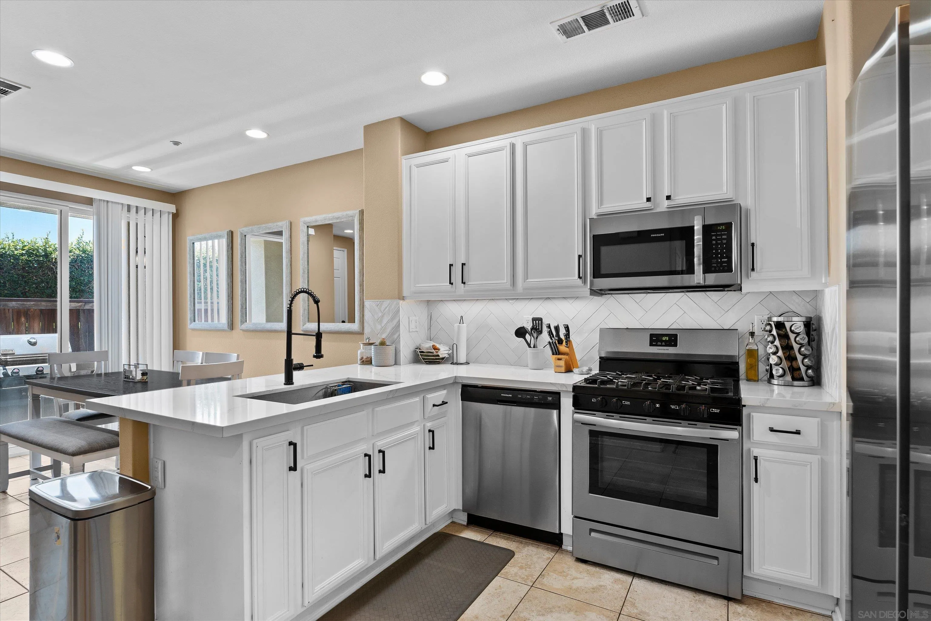 41985 Davenport Unit C, Murrieta, CA 92562 - Main photo, Murrieta, CA