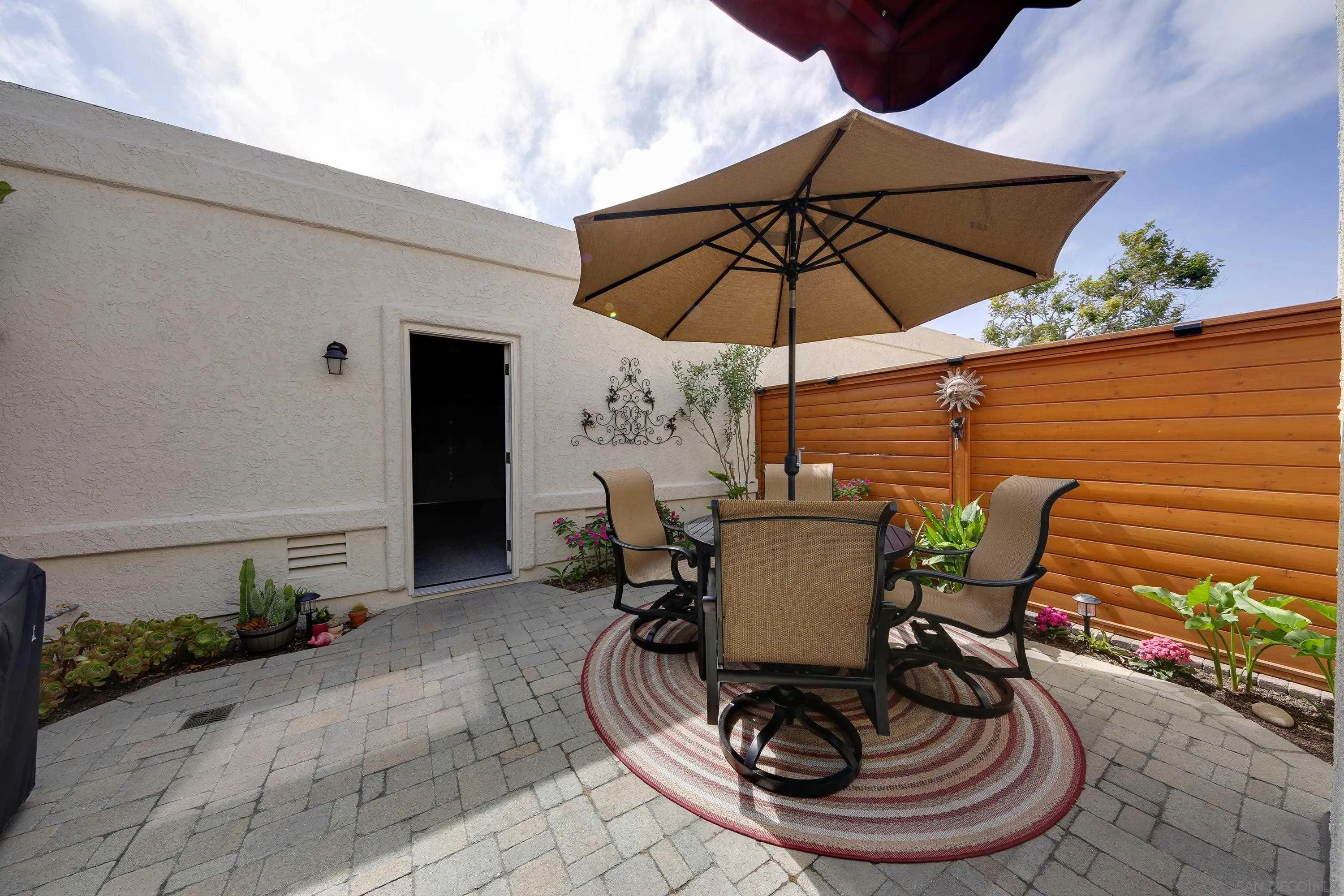 https://cdn.realtyfeed.com/cdn/127/260015452/51eb95481f4394c241310e6e7c585ce2.webp