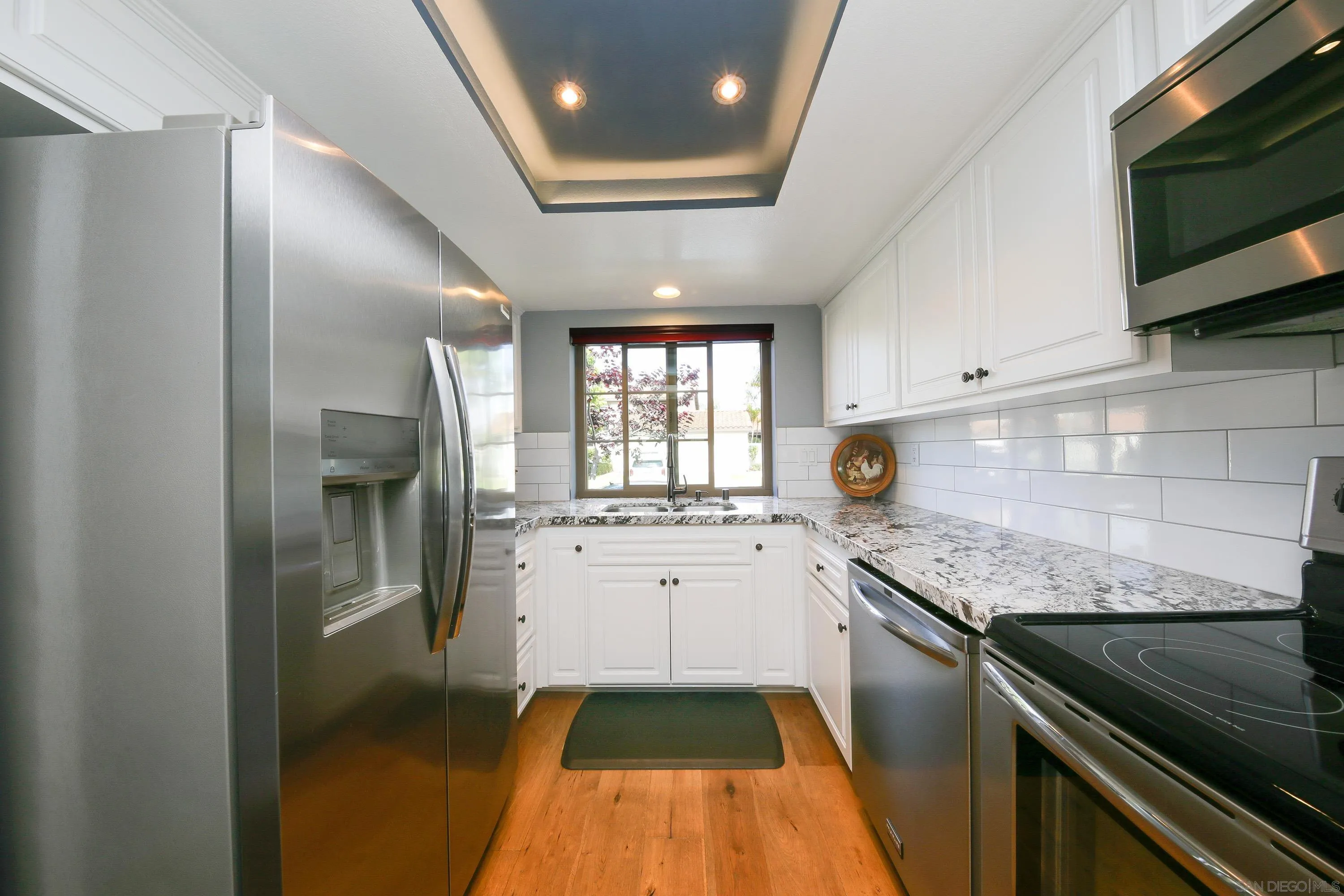 https://cdn.realtyfeed.com/cdn/127/260015452/899025e976e9e22206a8b6da46a7ded6.webp