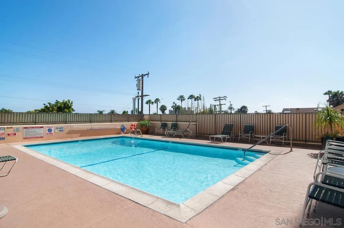 Photo #12: 260015453 Listing: Photo #12