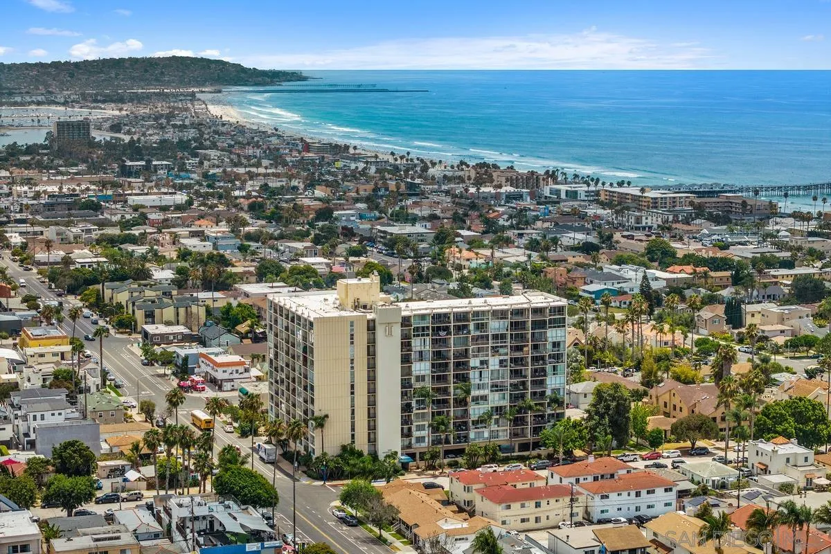 https://cdn.realtyfeed.com/cdn/127/260015453/a7f3eb52b58e0a40d5eebb998594b3c2.webp