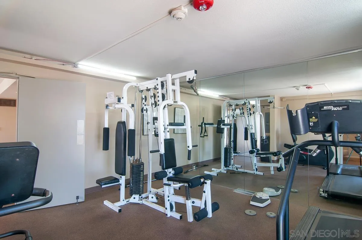 https://cdn.realtyfeed.com/cdn/127/260015453/e7f1fbc409fd8f31f22589912cc7a21d.webp