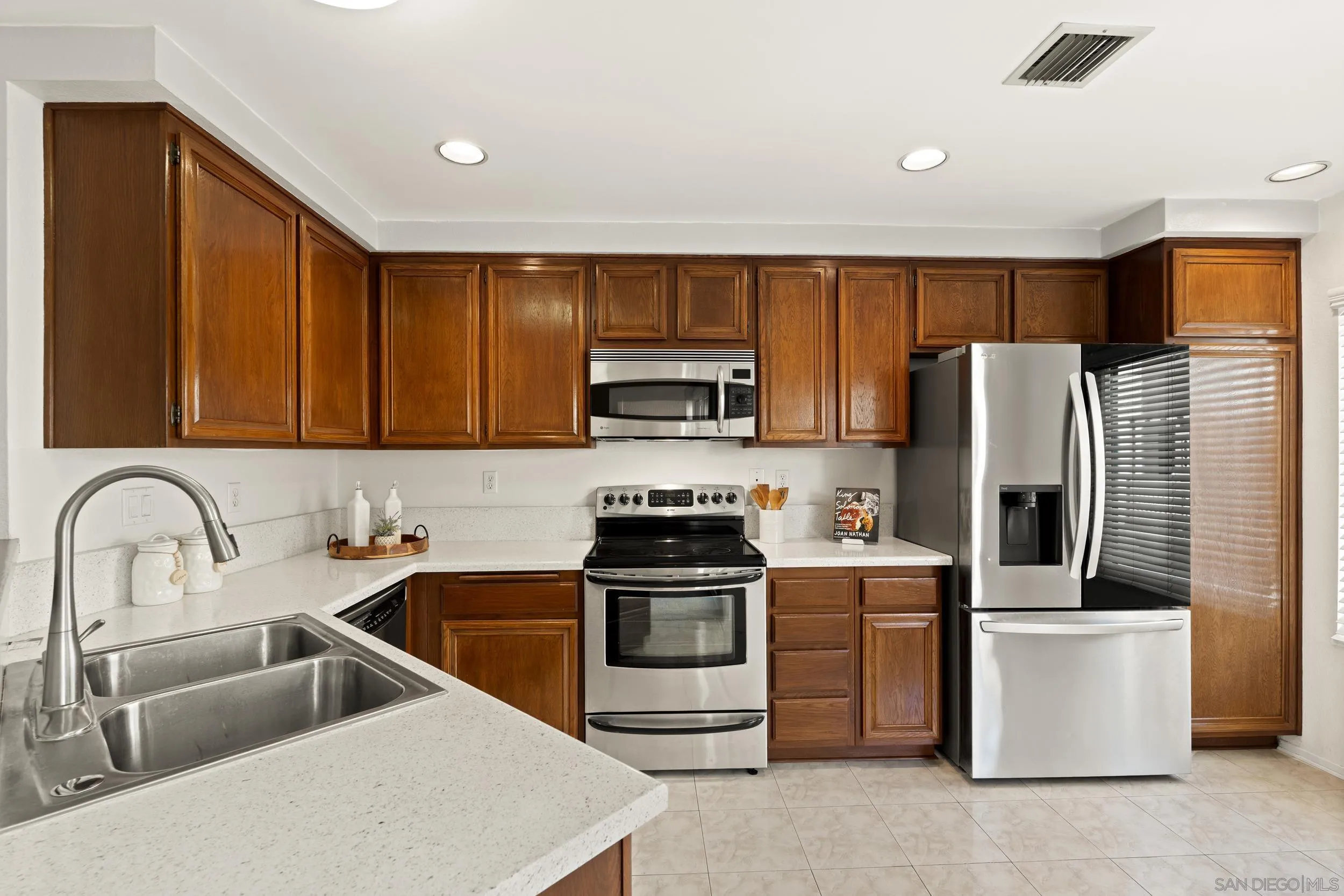 Photo #9: 260015454 Listing: Photo #9