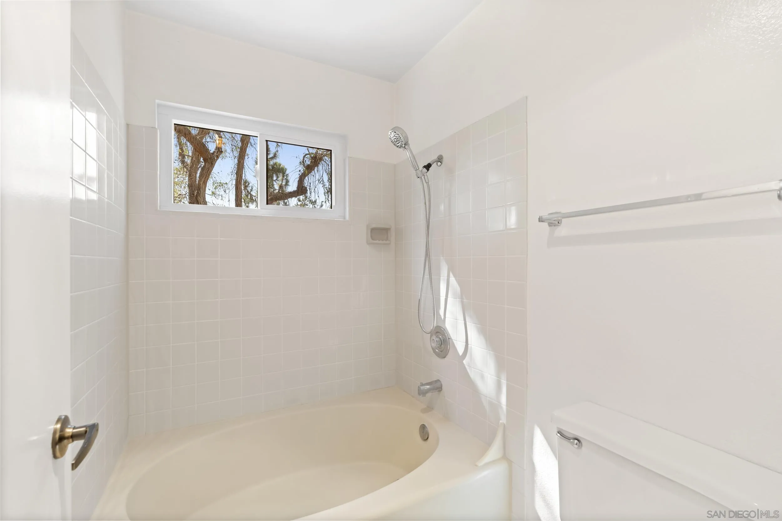 Photo #28: 260015454 Listing: Photo #28
