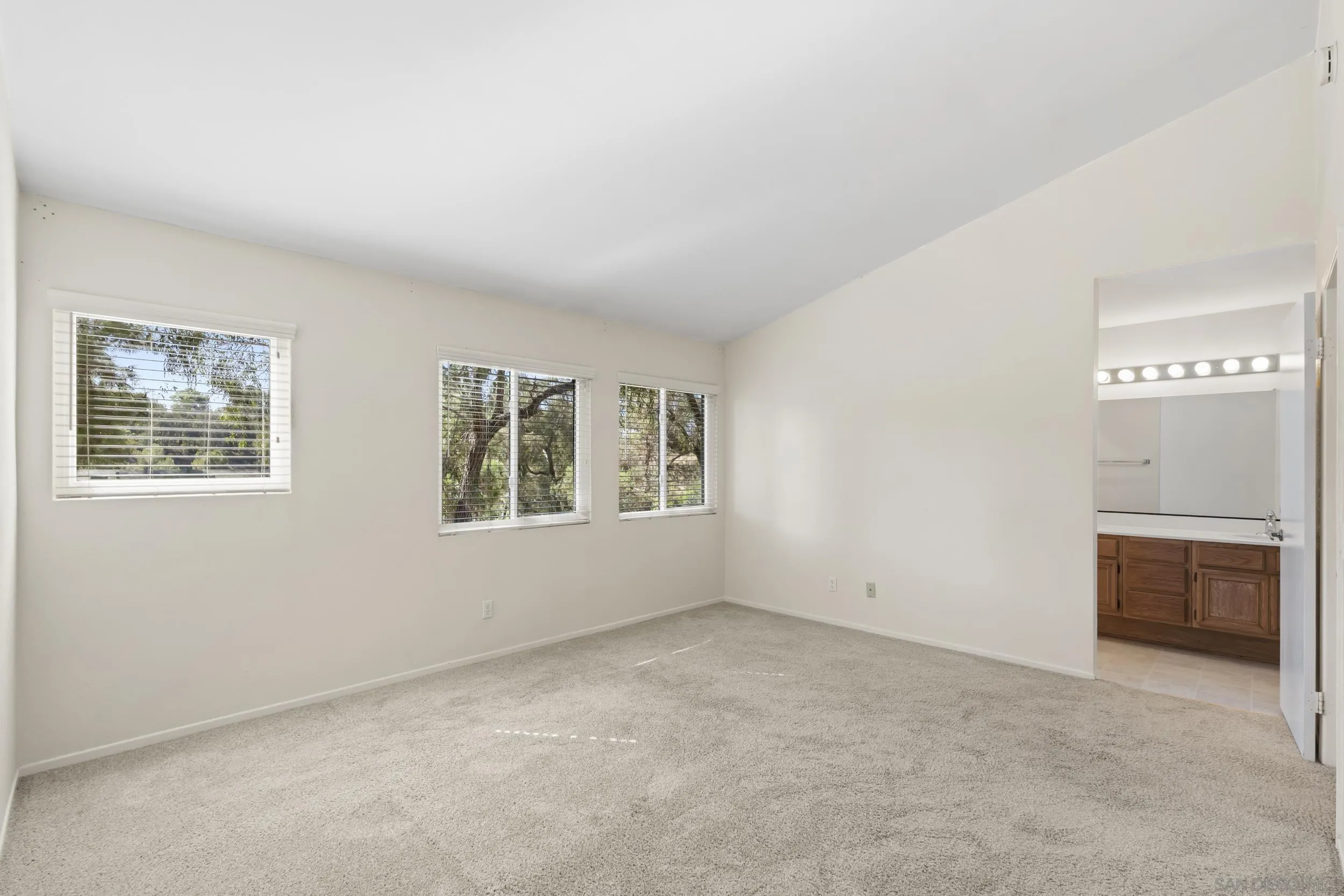 Photo #27: 260015454 Listing: Photo #27