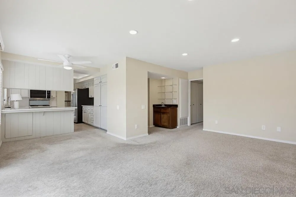 https://cdn.realtyfeed.com/cdn/127/260015456/11019dc9f5d36ce5fb3e0f9b79c87087.webp
