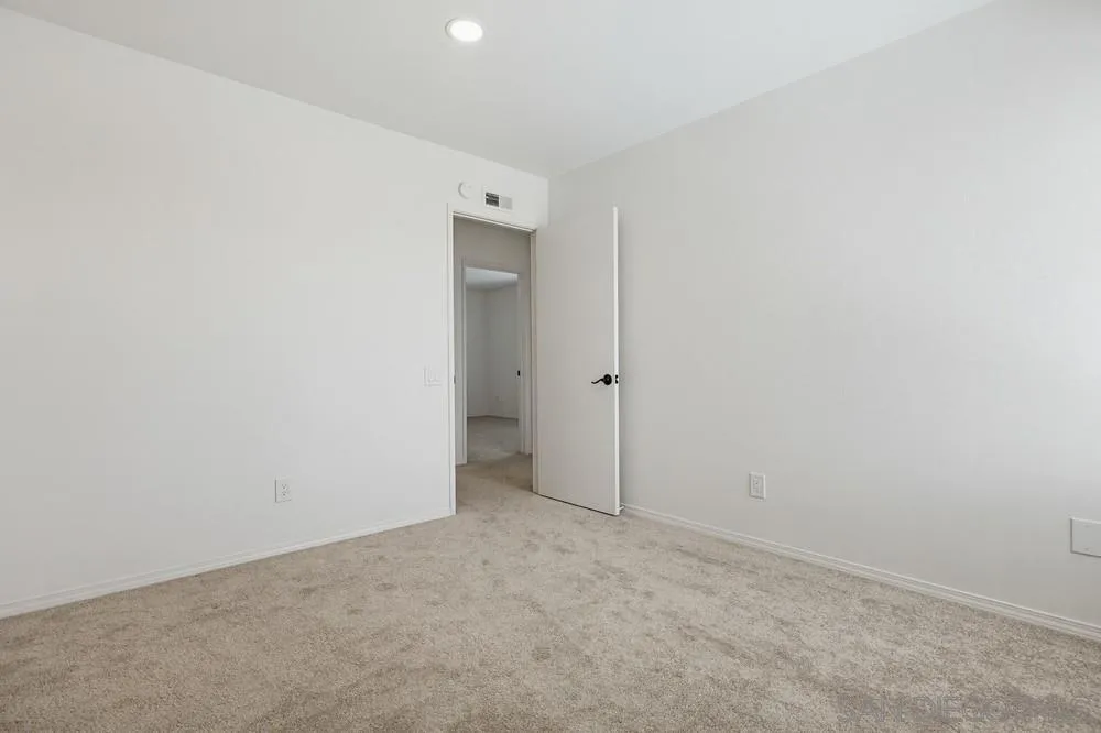 https://cdn.realtyfeed.com/cdn/127/260015456/1a50904b24d067c5aec479b35c4a4454.webp