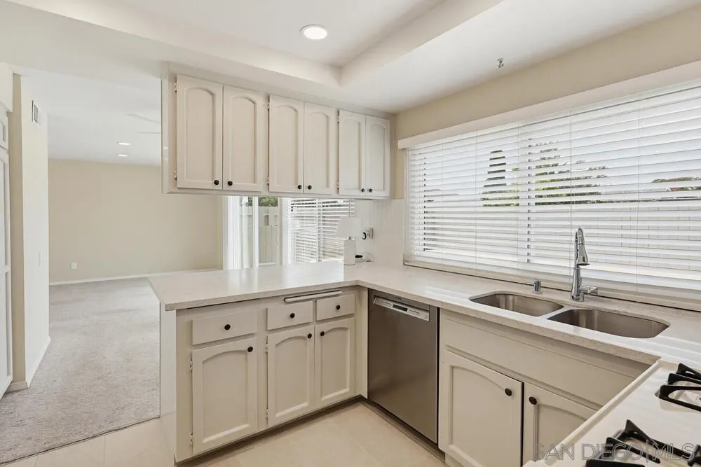 https://cdn.realtyfeed.com/cdn/127/260015456/8be905ddf76c29f0aea642587913296a.webp