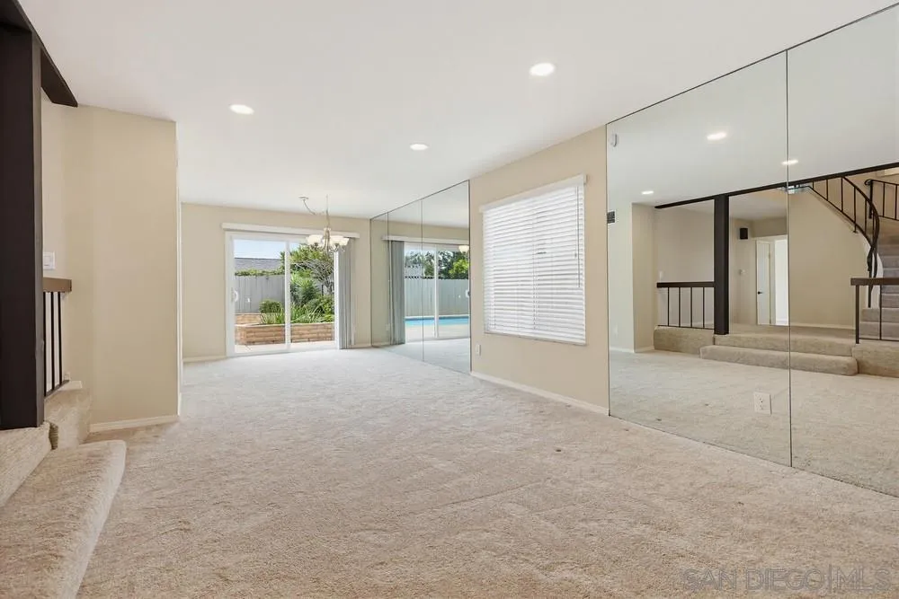 https://cdn.realtyfeed.com/cdn/127/260015456/a8bee3beeab62652ff96657cf04de8a9.webp