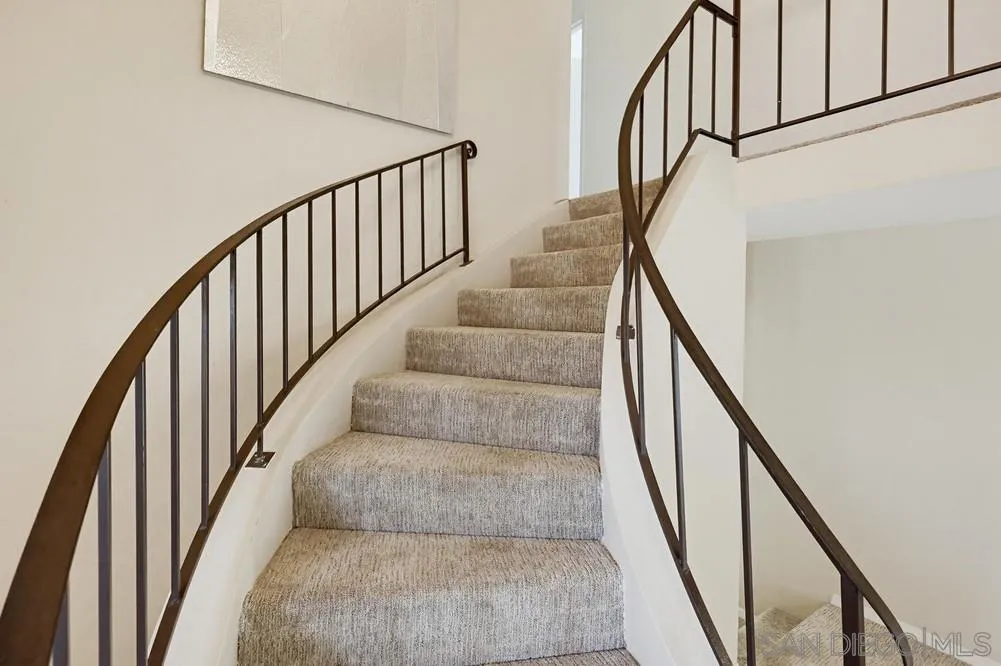 https://cdn.realtyfeed.com/cdn/127/260015456/b9880ee3b3439c90ba18a09c21922f7e.webp