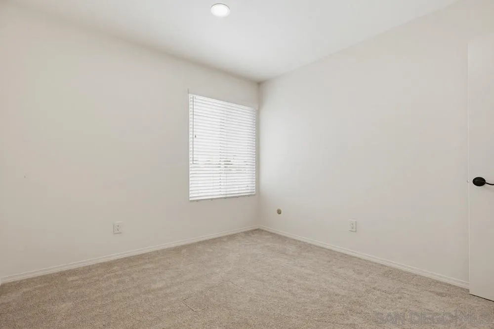 https://cdn.realtyfeed.com/cdn/127/260015456/bd1d66d8b07f66077e8273ddeca81267.webp