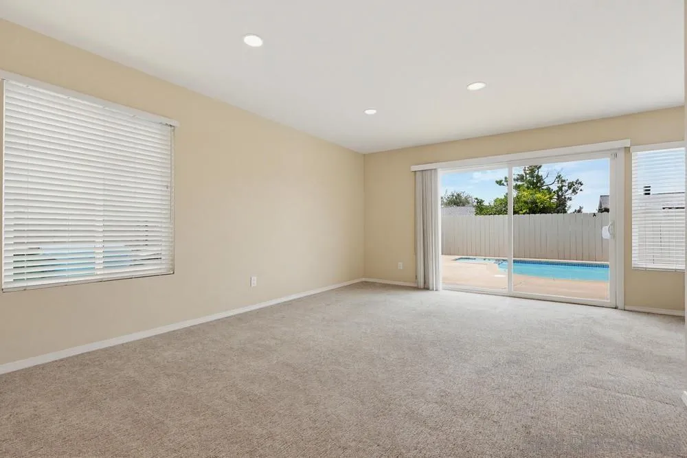 https://cdn.realtyfeed.com/cdn/127/260015456/c07e25b96f55ef20e03707d48f3cf0db.webp