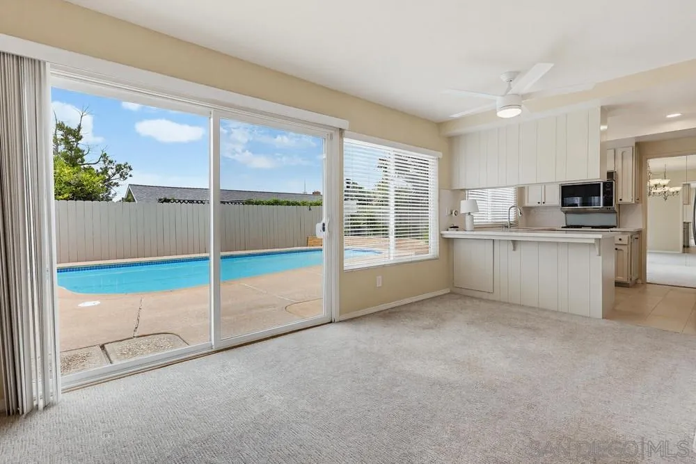 https://cdn.realtyfeed.com/cdn/127/260015456/c9d5b4330c62eef8781bec50a8b0dc83.webp