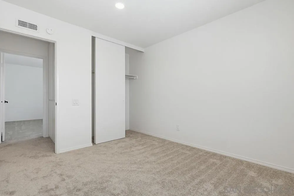 https://cdn.realtyfeed.com/cdn/127/260015456/e24006900f78dbd4ef754de52cebcd4a.webp