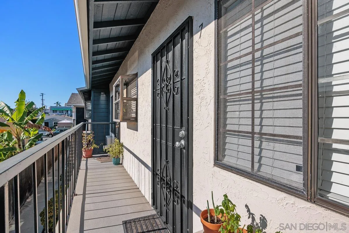 1435 Essex Unit 7, San Diego, CA 92103 - Photo 4 of 15, San Diego, CA