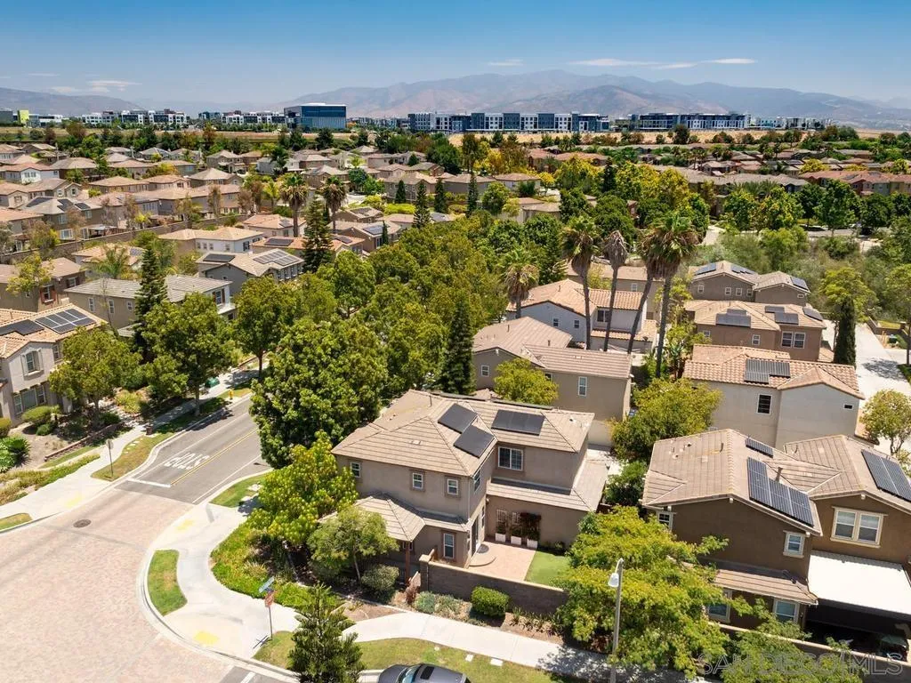 https://cdn.realtyfeed.com/cdn/127/260015463/4ee5bd54ead9b2e2e3f2d786e1525656.webp