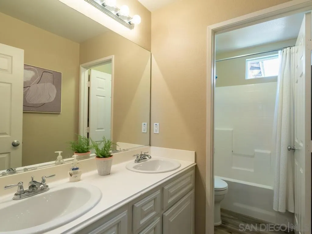 https://cdn.realtyfeed.com/cdn/127/260015463/556756b01de777d3ca627ef92fa3e1e0.webp