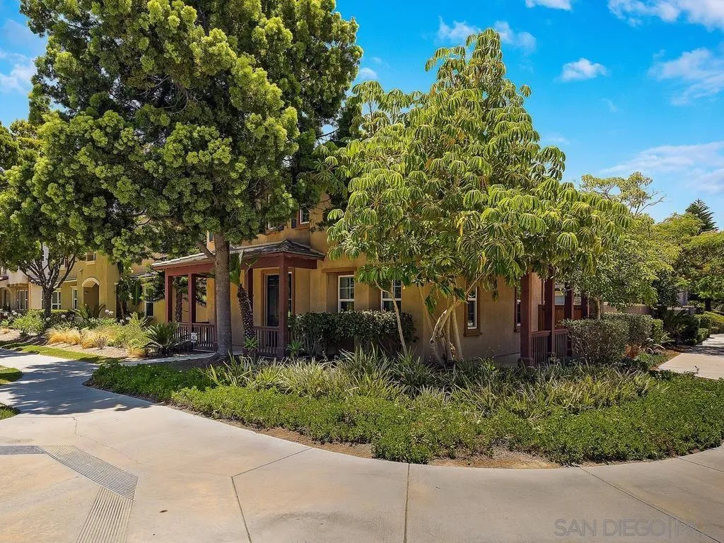 https://cdn.realtyfeed.com/cdn/127/260015463/6014e83b69d422ef6089bd9b17a00944.webp