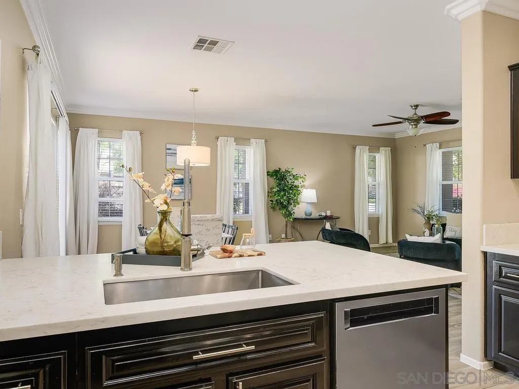 https://cdn.realtyfeed.com/cdn/127/260015463/78966f8776cfb6f57deb27bdbeb70bce.webp