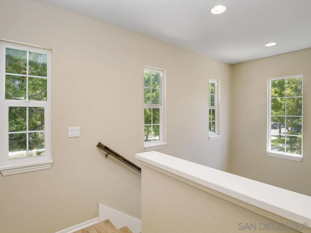 https://cdn.realtyfeed.com/cdn/127/260015463/92eb736b92761e982eddbc1257c968a5.webp