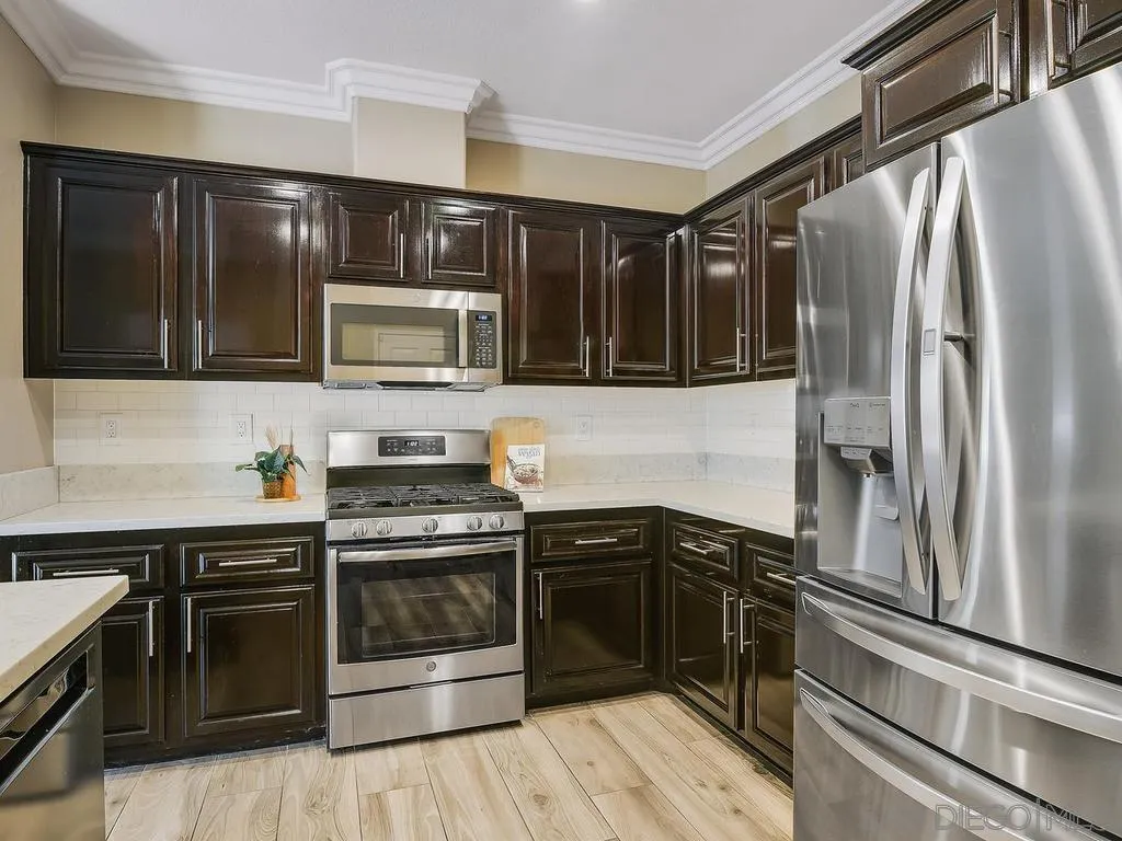 https://cdn.realtyfeed.com/cdn/127/260015463/a62fbbf245421848375359727dae188b.webp