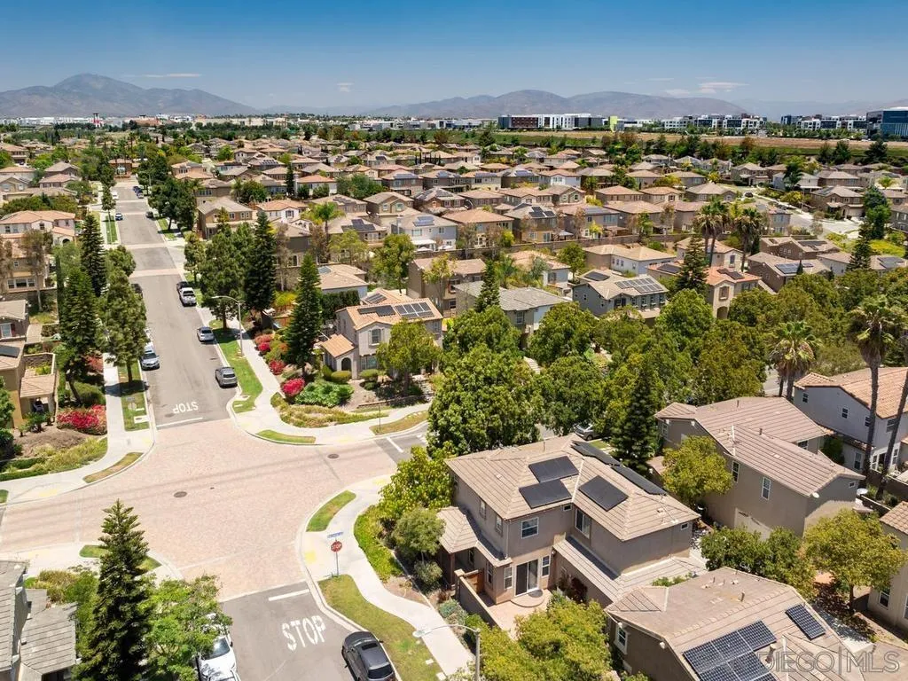 https://cdn.realtyfeed.com/cdn/127/260015463/bb7fec18fdea5cdad48f16108b8d3d31.webp