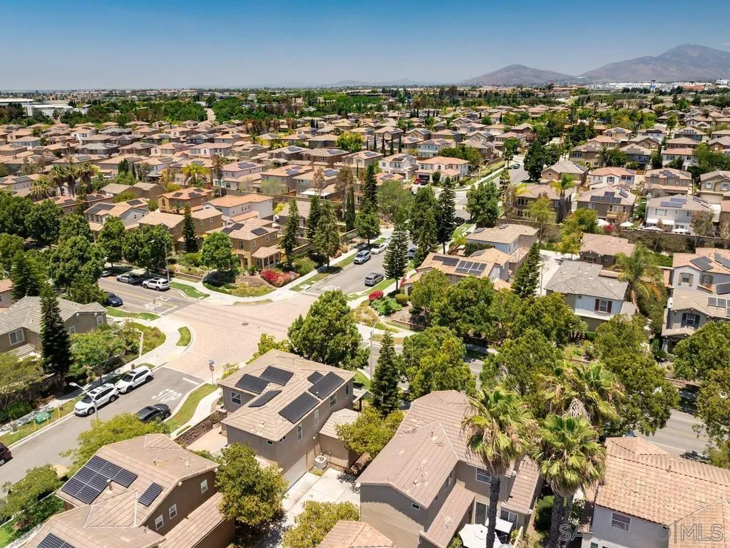 https://cdn.realtyfeed.com/cdn/127/260015463/c85054f84c2921a32024baa4df8d4f94.webp