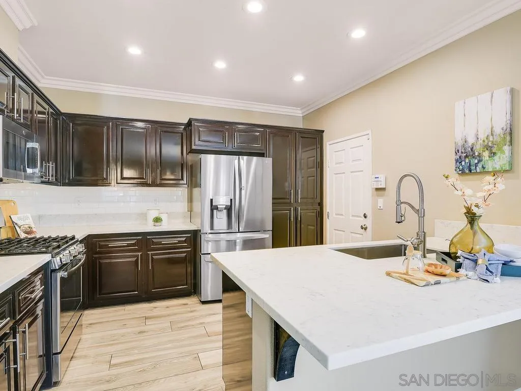 https://cdn.realtyfeed.com/cdn/127/260015463/d459f6195b33ebfc8e12450656e1b509.webp