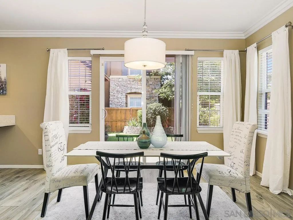 https://cdn.realtyfeed.com/cdn/127/260015463/dde98902ca8b960cf24d295ad96d7d0b.webp