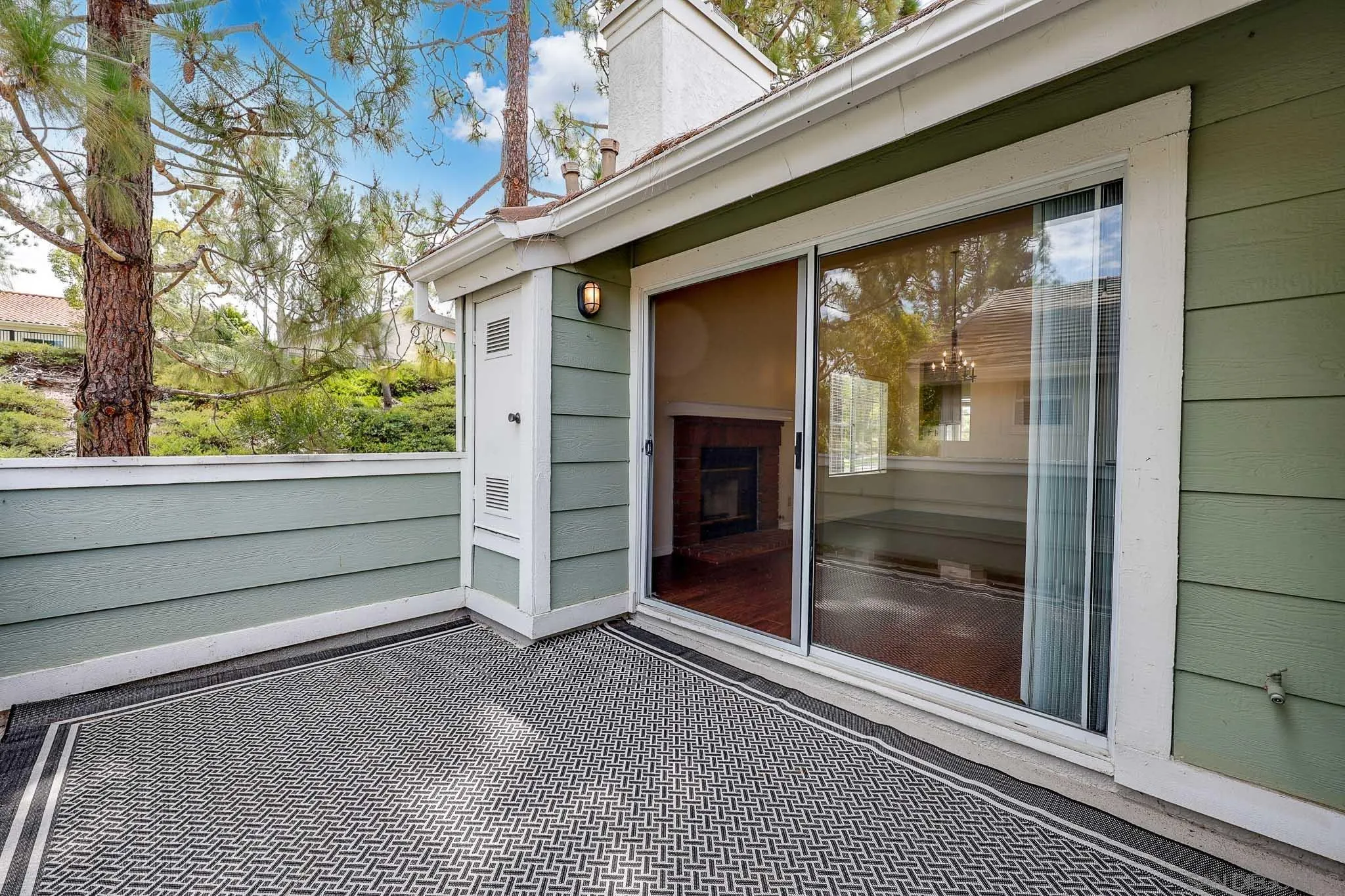 https://cdn.realtyfeed.com/cdn/127/260015466/808e4d0e154df729c4b1232d431b19bc.webp