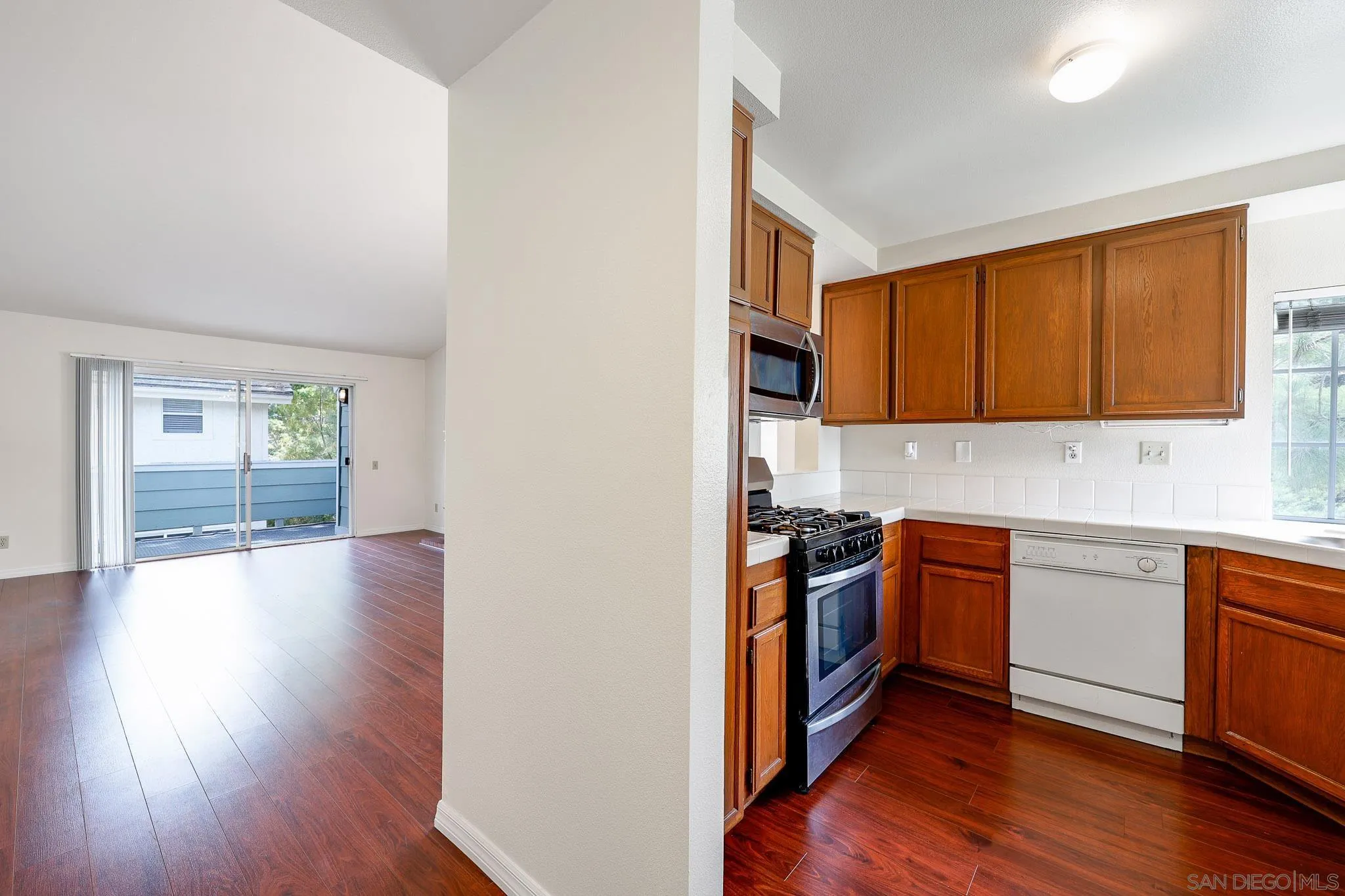 https://cdn.realtyfeed.com/cdn/127/260015466/d9c401f7043d32873ec6b77d8afe27a9.webp