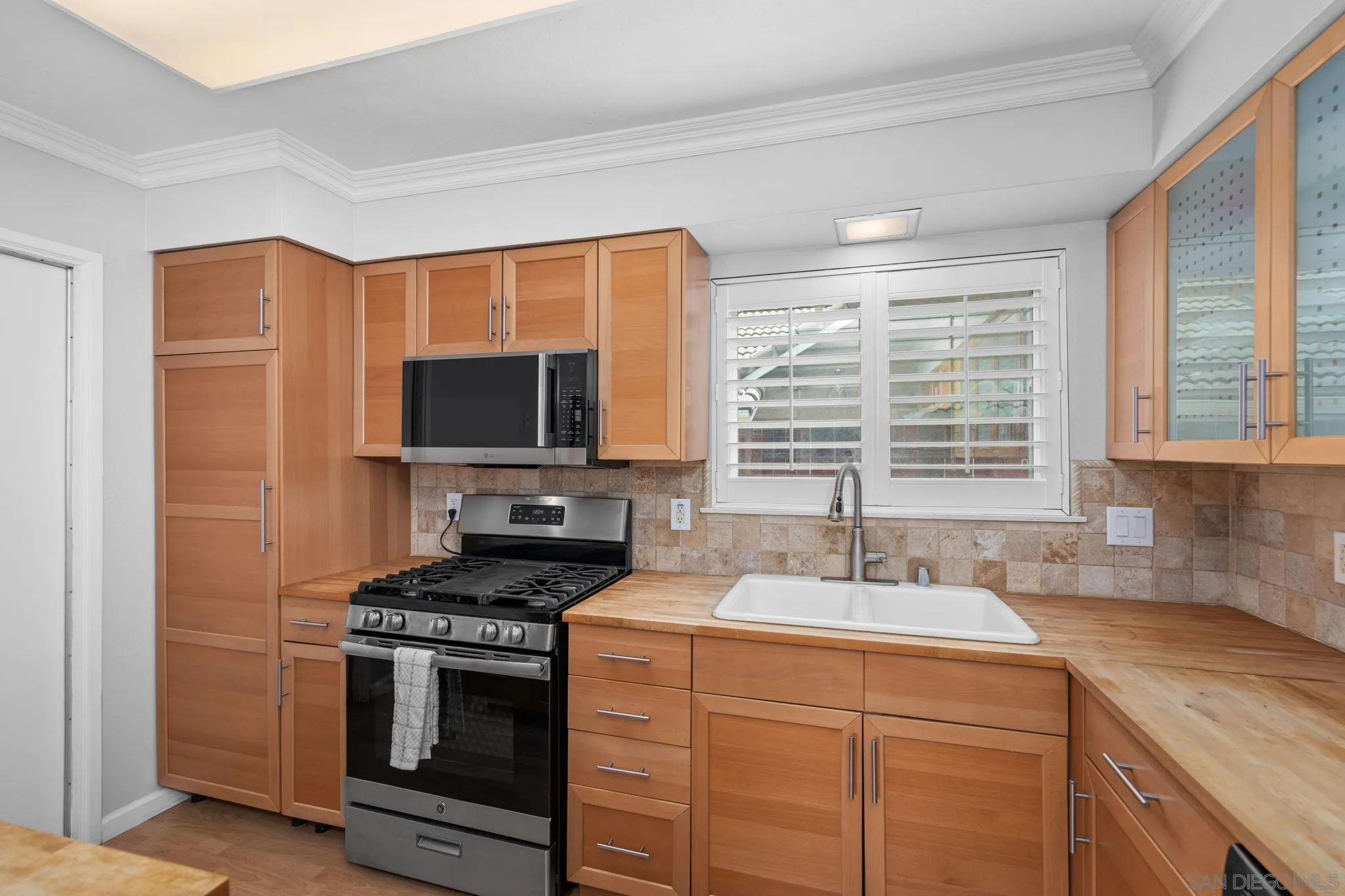 https://cdn.realtyfeed.com/cdn/127/260015467/6859b7b8af9cc3654dc1efe4c193d112.webp