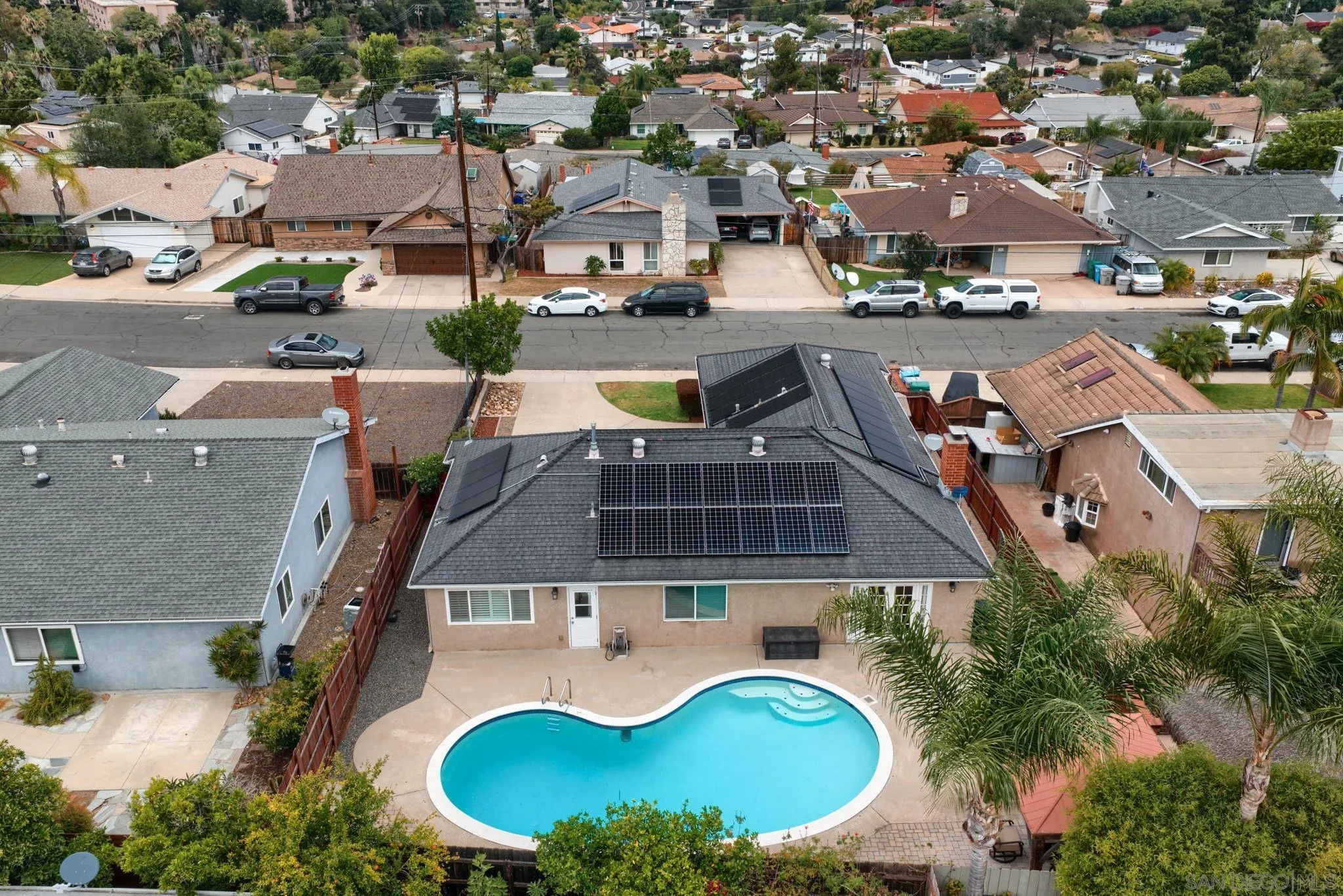 https://cdn.realtyfeed.com/cdn/127/260015467/cf616b2e3b2b780f7703dab4b28f4a63.webp