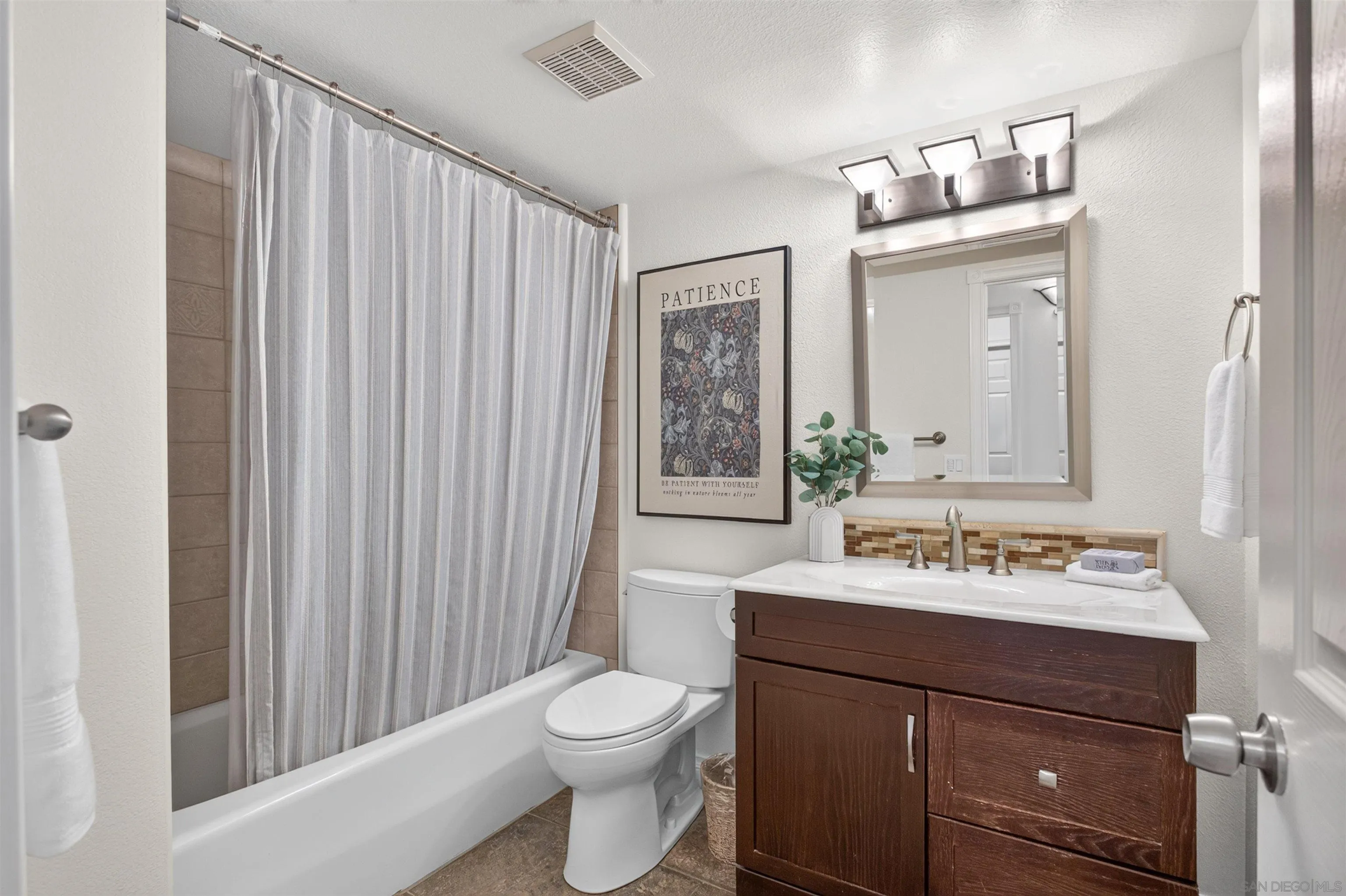 https://cdn.realtyfeed.com/cdn/127/260015468/1d7124b42911bb3e0f04df800b1259fa.webp