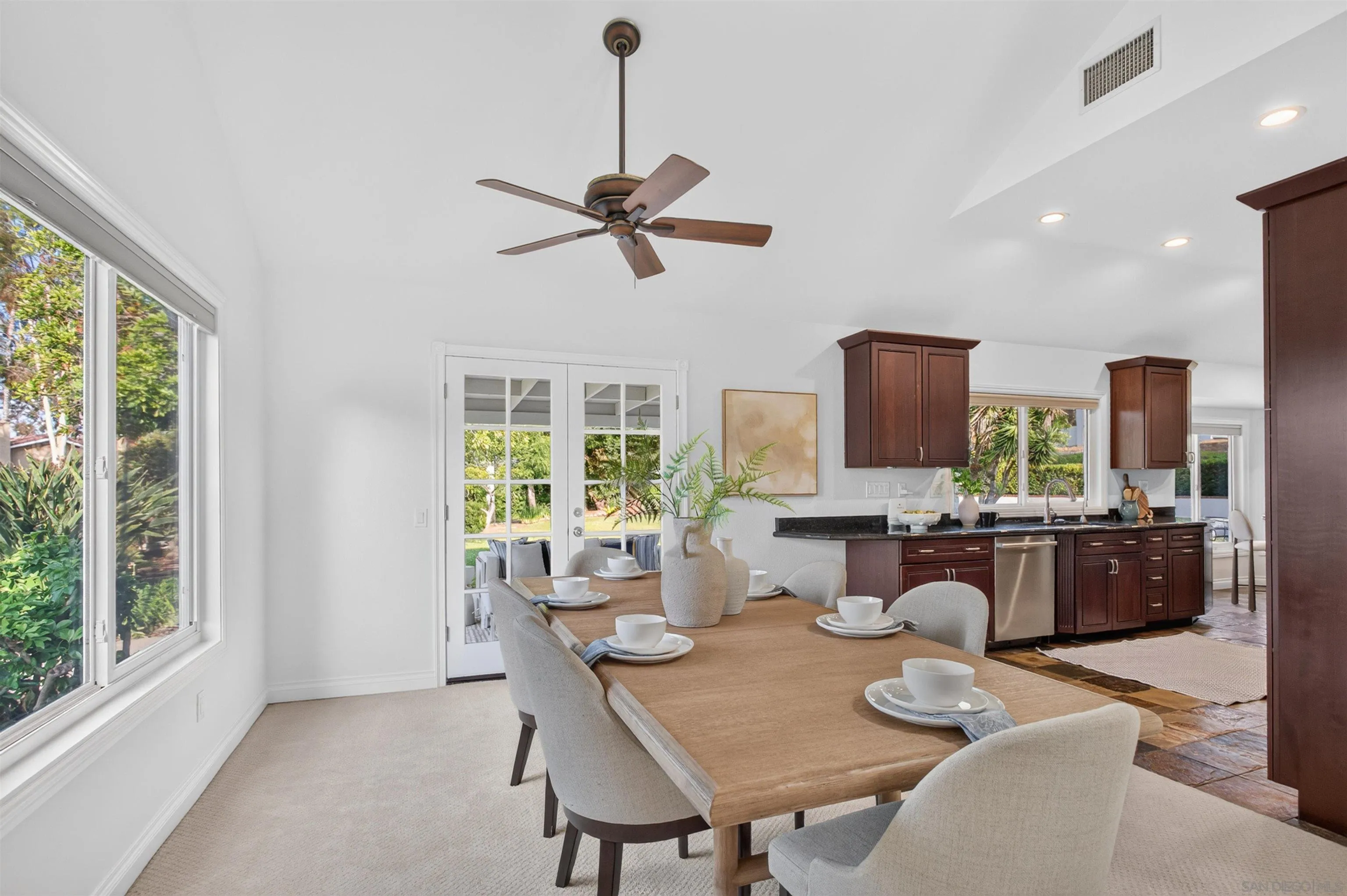 https://cdn.realtyfeed.com/cdn/127/260015468/59b4ed8e030cd166799c55df28e3977d.webp