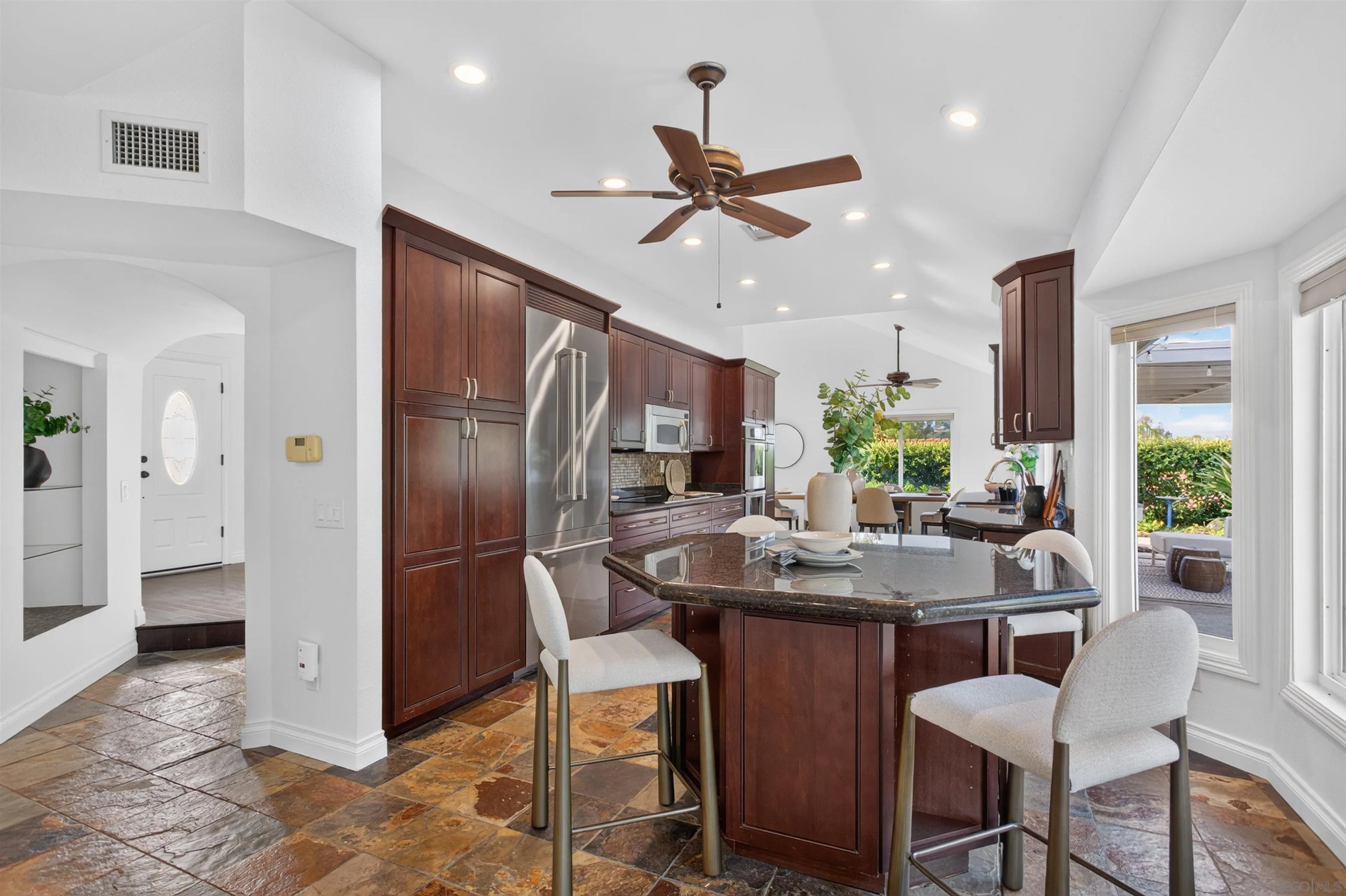 https://cdn.realtyfeed.com/cdn/127/260015468/67f50e09413c478b25692440382b4e5d.webp