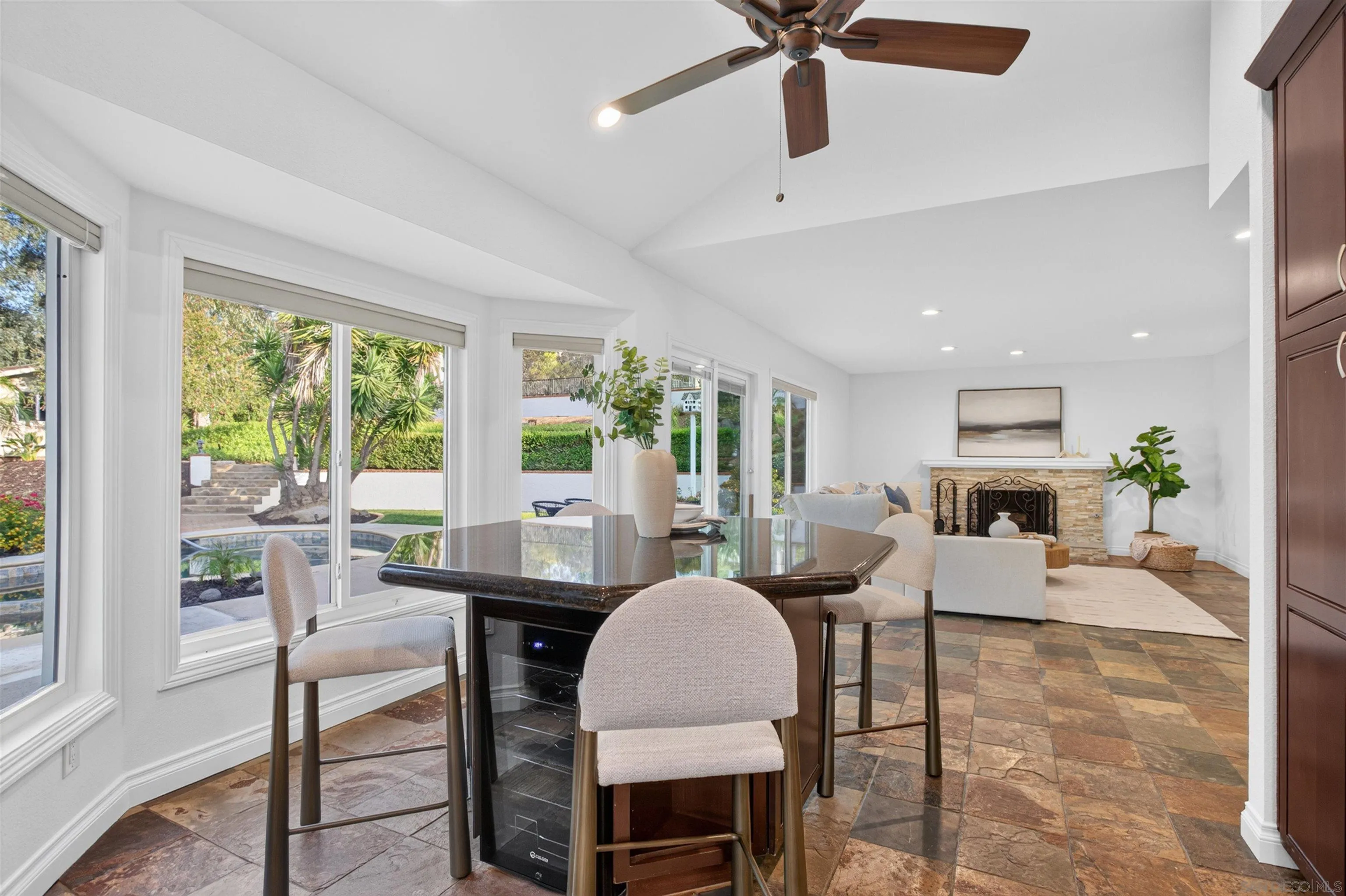 https://cdn.realtyfeed.com/cdn/127/260015468/c17bf48f6e0ab31163e2b447fe1c0be7.webp